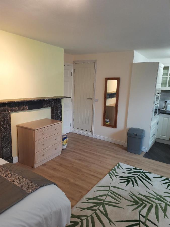Self Contained Flat In Winterton Hall Apartment *